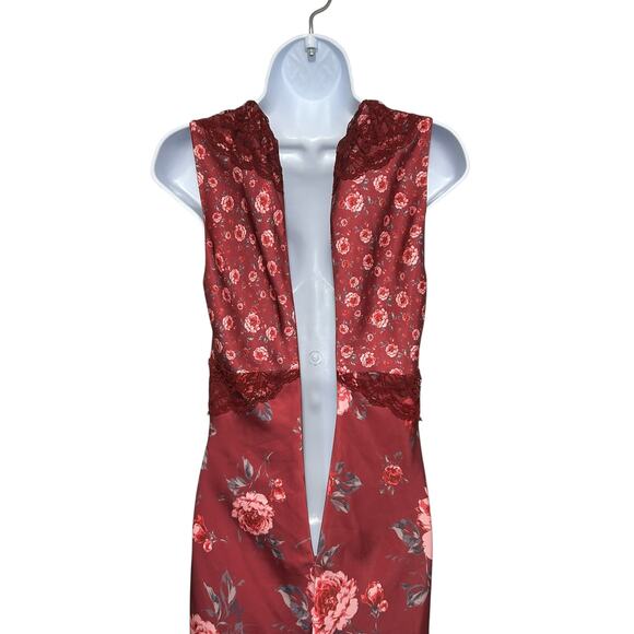 Avec Les Filles Floral Maxi Dress - Red and Pink - Picture 5 of 6